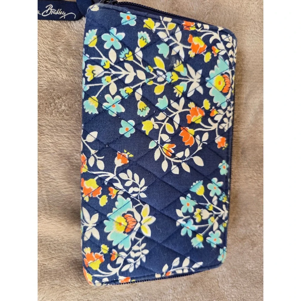 Vera Bradley Navy Blue Floral Quilted Cotton Zip Around Accordion Wallet - Picture 2 of 4